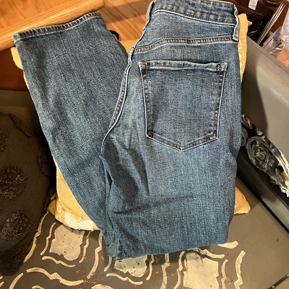 Women’s Old Navy Jeans Size 2 - Picture 3 of 8